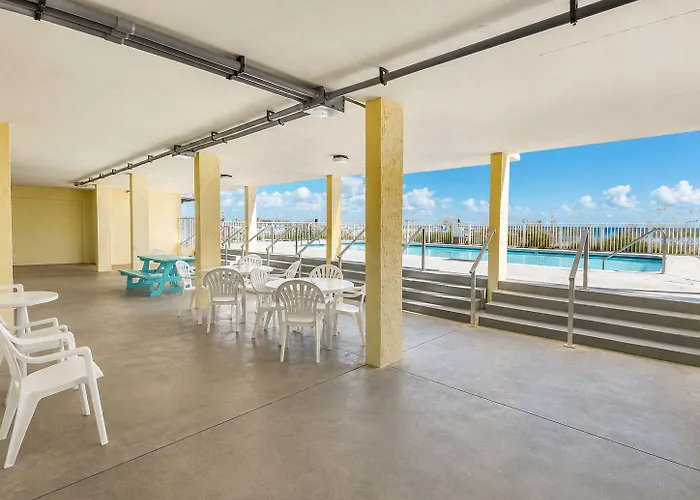 Shoreline Towers Hotel 3*